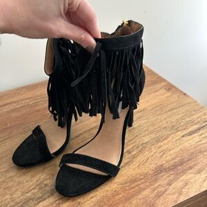 Steve Madden fringe black heels in 6.5